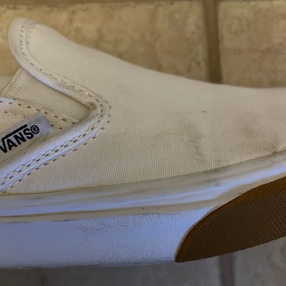 Vans - Picture 9 of 13